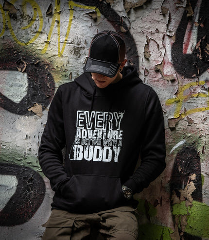 HOODIE "EVERY ADVENTURE IS BETTER WITH A BUDDY" schwarz